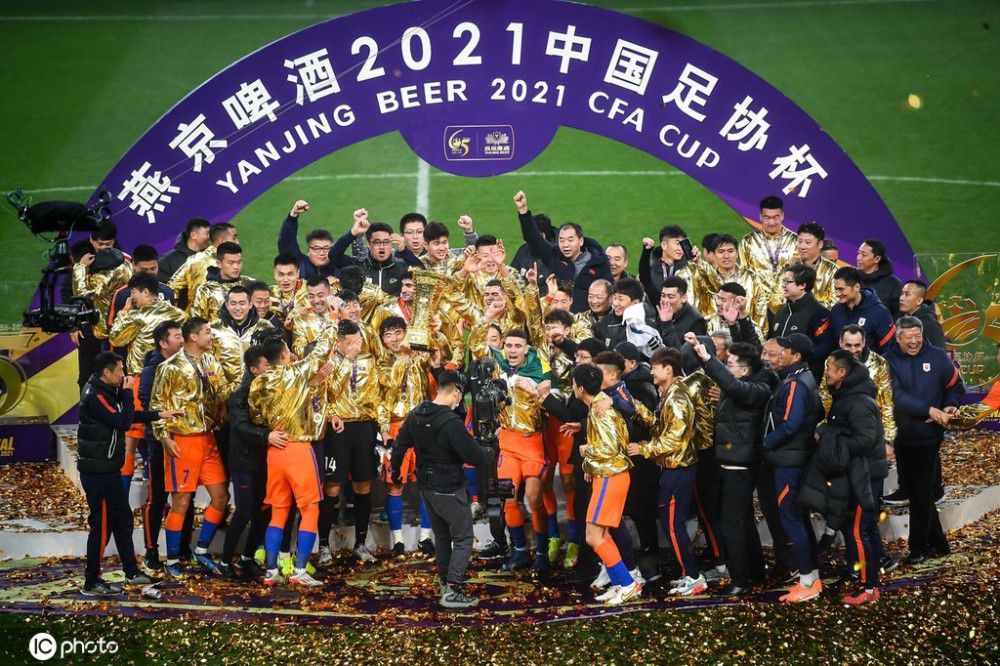 目前在英冠积分榜，斯旺西在24支球队中排在第17位。